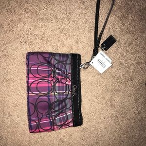 COACH Signature-Wristlet